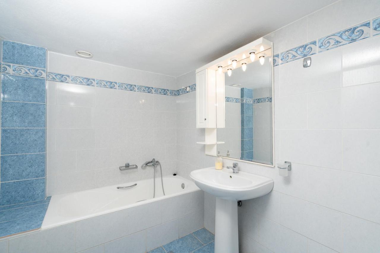 Mtc-D Apartments By The Sea And Airport Pórto Ráfti エクステリア 写真