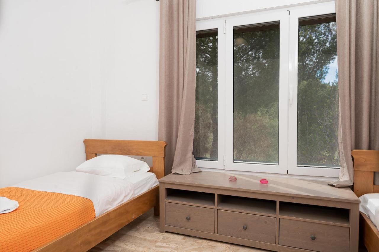 Mtc-D Apartments By The Sea And Airport Pórto Ráfti エクステリア 写真