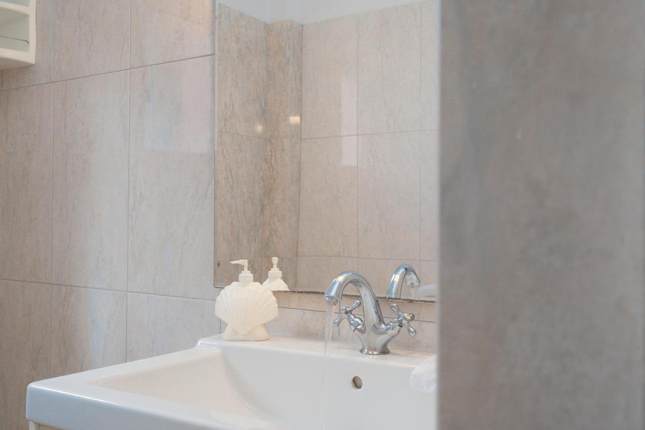 Mtc-D Apartments By The Sea And Airport Pórto Ráfti エクステリア 写真